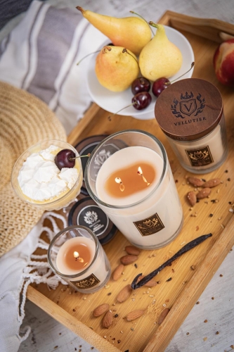 Duża świeca zapachowa Vellutier Crema All’Amaretto - 5