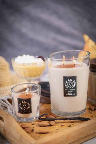 Średnia świeca zapachowa Vellutier Crema All’Amaretto - 3